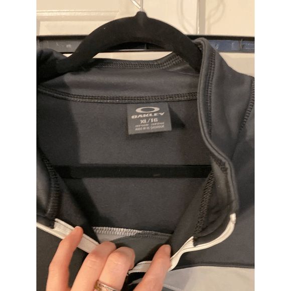 OAKLEY First Off Jet Black/Grey Hydrolix Outerwear Jacket Size XL - Picture 6 of 8